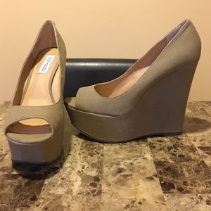Steve Madden Canvas Wedges