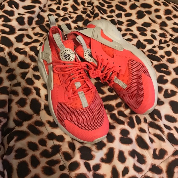 coral huaraches