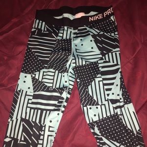 Nike Pro Capri Pants