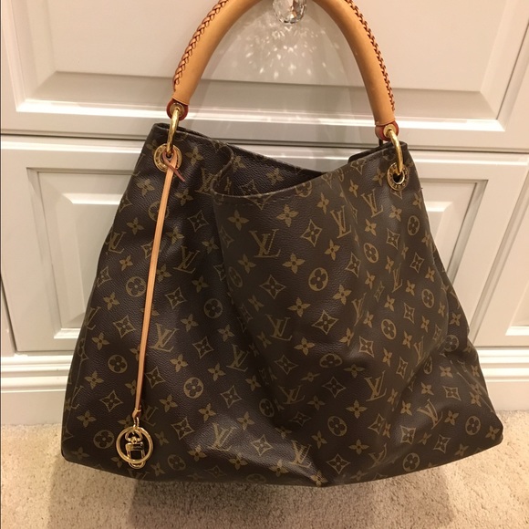Louis Vuitton Artsy mm beautiful condition