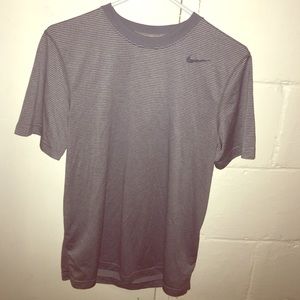 Nike Dri Fit Men's Small Grey Striped Workout Tee Nike Dri Fit Men's Small Grey Striped Workout Tee