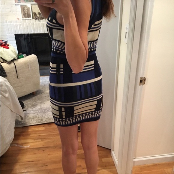 Bodycon fitted blue & white zipped up front dress - Picture 4 of 4
