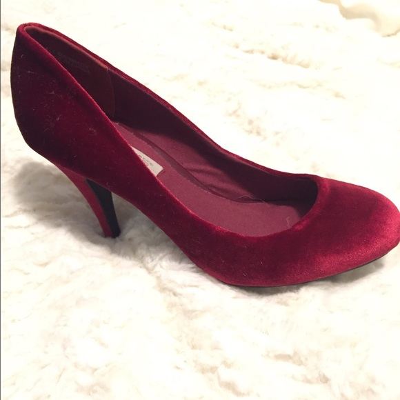 Red Velvet Heels - Perfect for the Holidays!