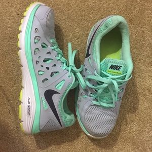 Nike Dual Fusion Run Sneakers (Lightly Worn) sz8