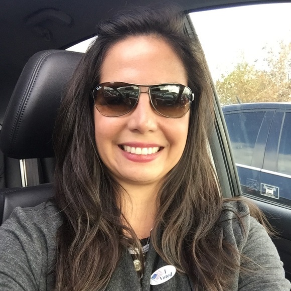 Meet your Posher, Sharon - Picture 1 of 1