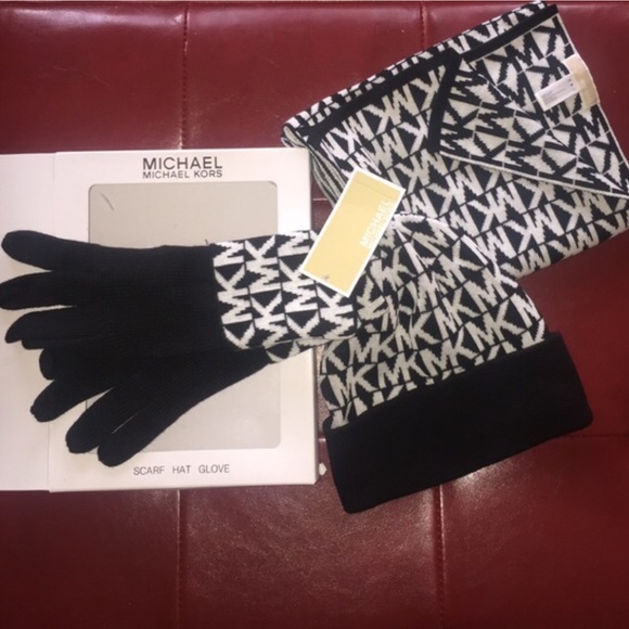 scarf gloves hat gift set