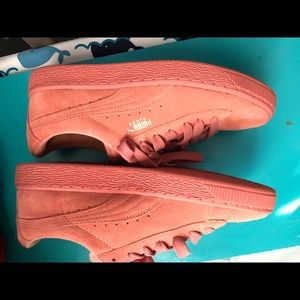 Pink pumas size 7