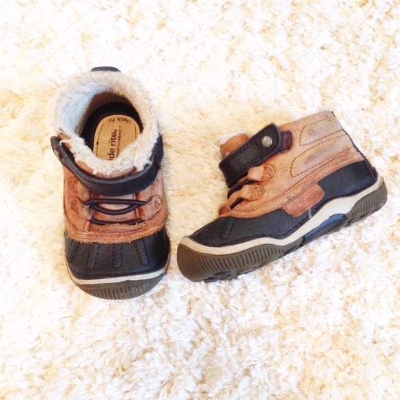 stride rite duck boots