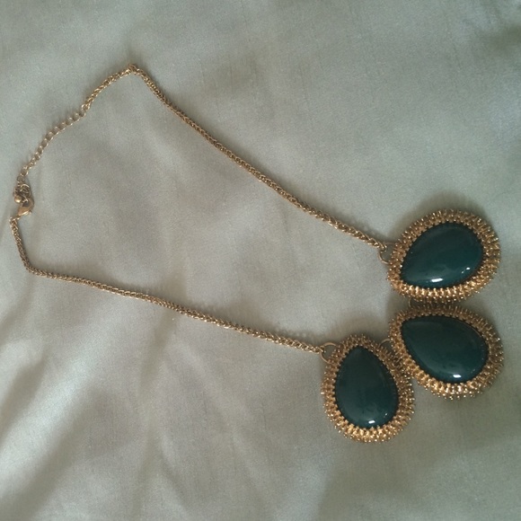 Green stone necklace - Picture 2 of 4