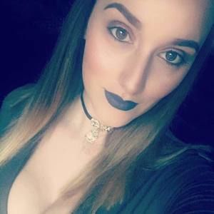 Meet your Posher, Desiree