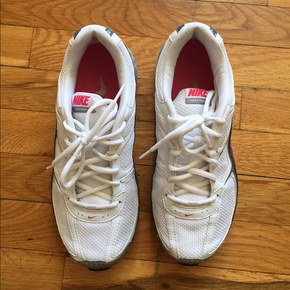 Nike women's Relax run fit 5 running shoe - Picture 2 of 3