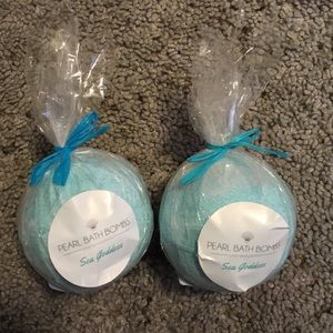 2 Pearl Bath Bombs - Sea Goddess Scent