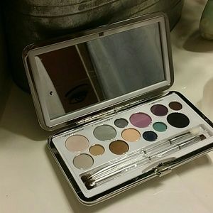 Brand new Clinique shadow palette.
