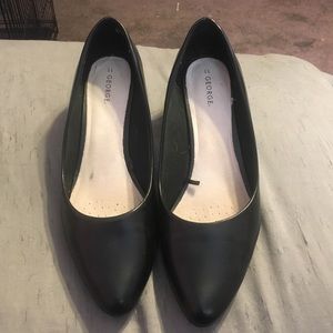 Black 2in pointed toe heel