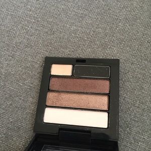 Victoria secret eyeshadow palette in Hypnotic