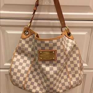 Louis Vuitton Damier galleria PM