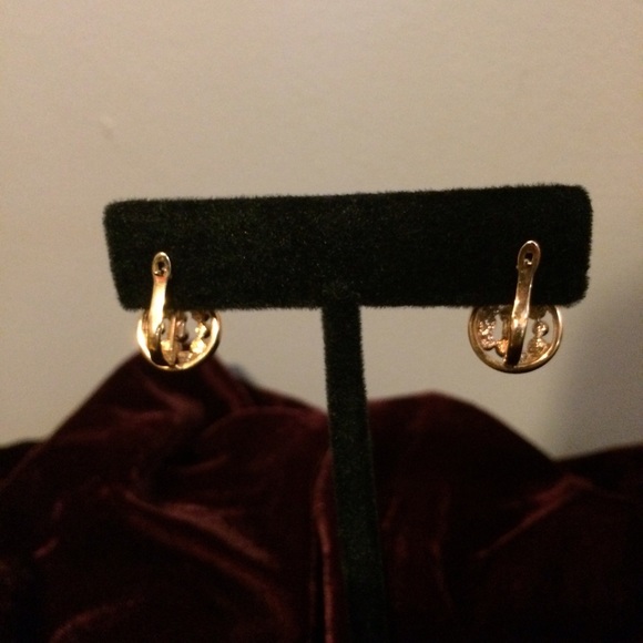 Circle gold tone white crystals. - Picture 4 of 4