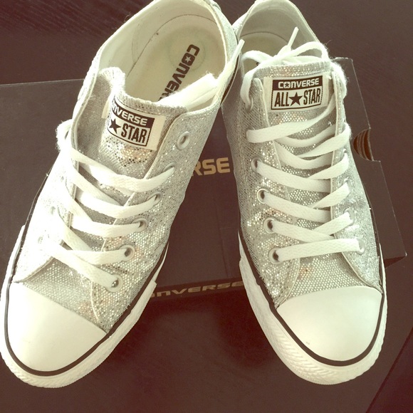 Converse silver w sequence.