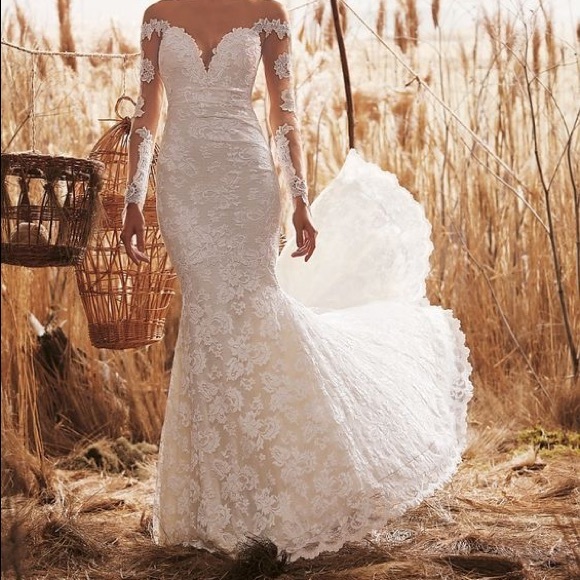 Wedding dress - Picture 3 of 4