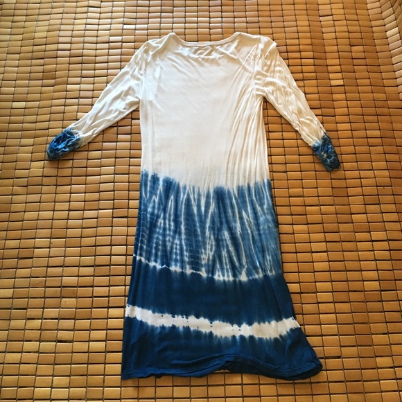 Super comfortable and curve hugging dress - Picture 2 of 2