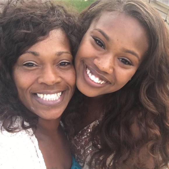 Meet your Posher, Latonya