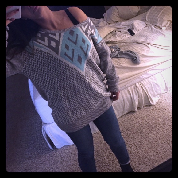 Oversized American apparel "like" sweater!