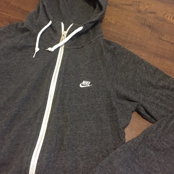 Woman's Nike zip up