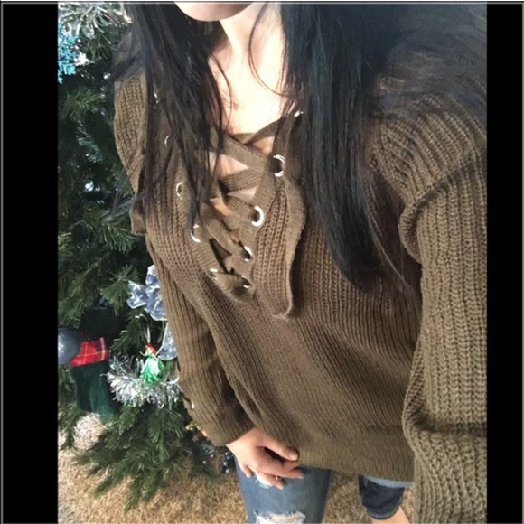 ONLY 1 LEFT! Sage lace up sweater - Picture 3 of 4