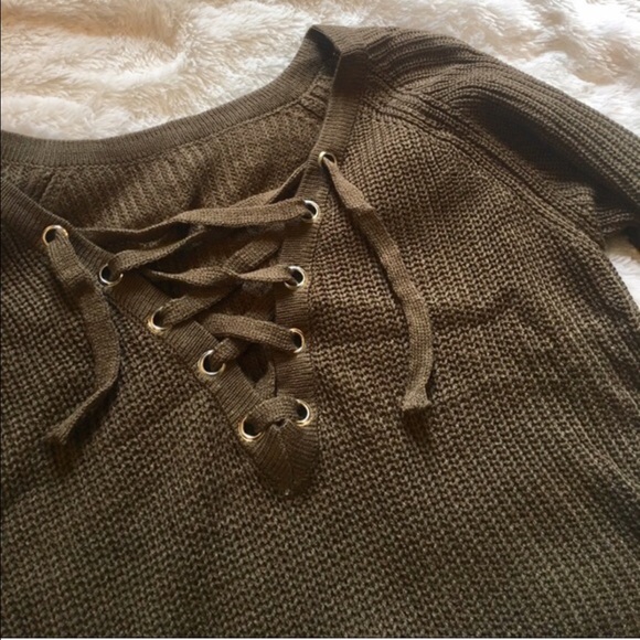 ONLY 1 LEFT! Sage lace up sweater - Picture 4 of 4