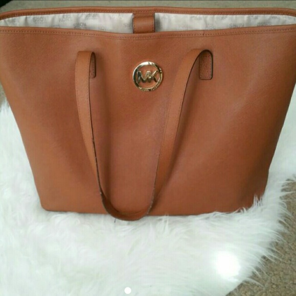 Sale Michael Kors Jet Set Tote