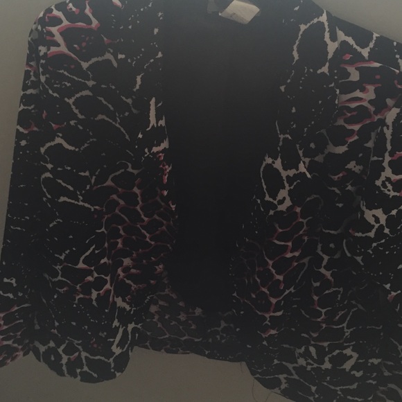 Black& pink shirt jacket