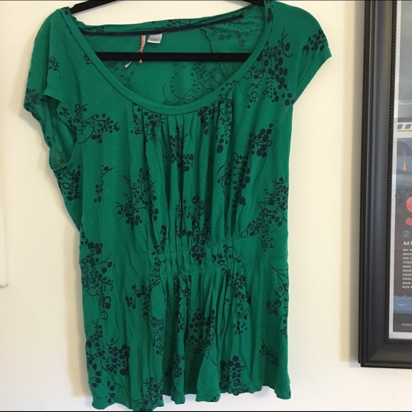 Anthropologie loose fitting peplum top