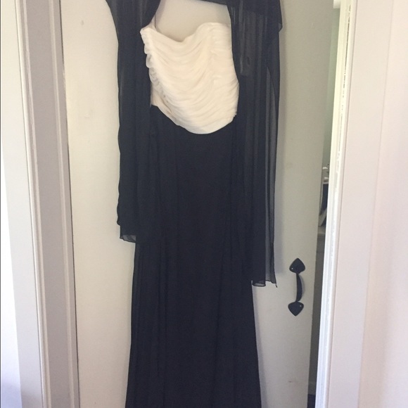 Elegant, Classic full length gown with wrap - Picture 1 of 2
