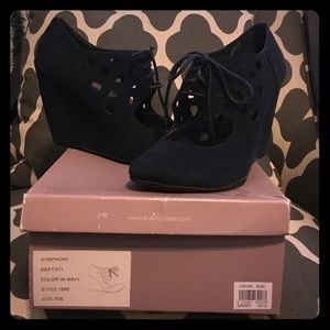 Moving Sale! 🎉 Blue Suede Bakers Wedges Sz 9.5