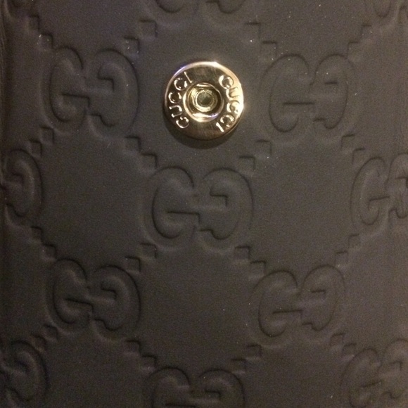 Gucci - Picture 2 of 4