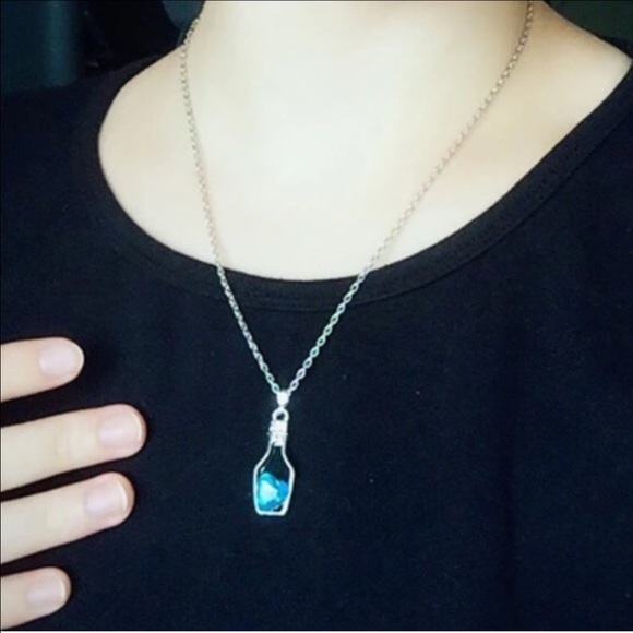 (J1) 🦄5 for $35🦄 Blue Heart Necklace - Picture 3 of 4