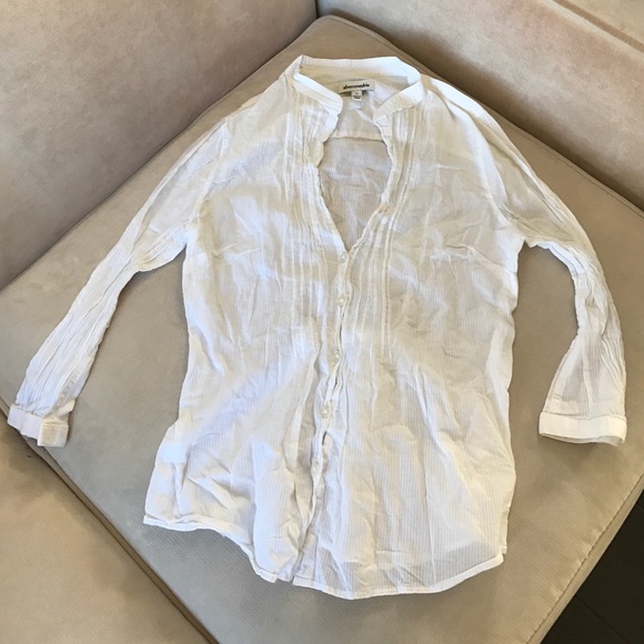 Abercrombie & Fitch Long Sleeves Button Down Shirt