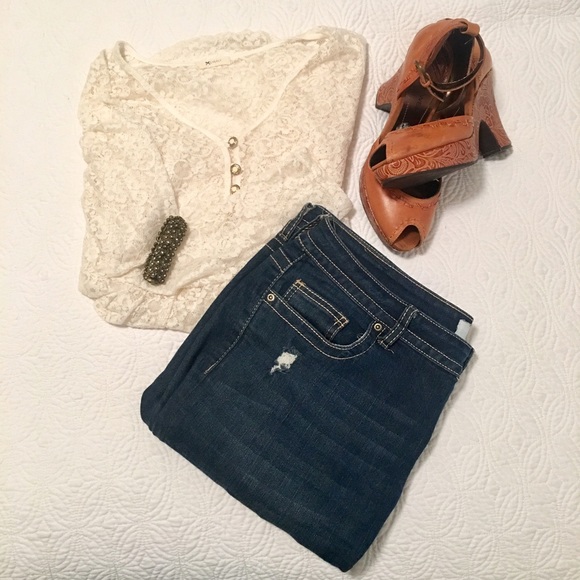 🎉HP Fashion Favorites 🎉 💛 Lace Top - Picture 2 of 4