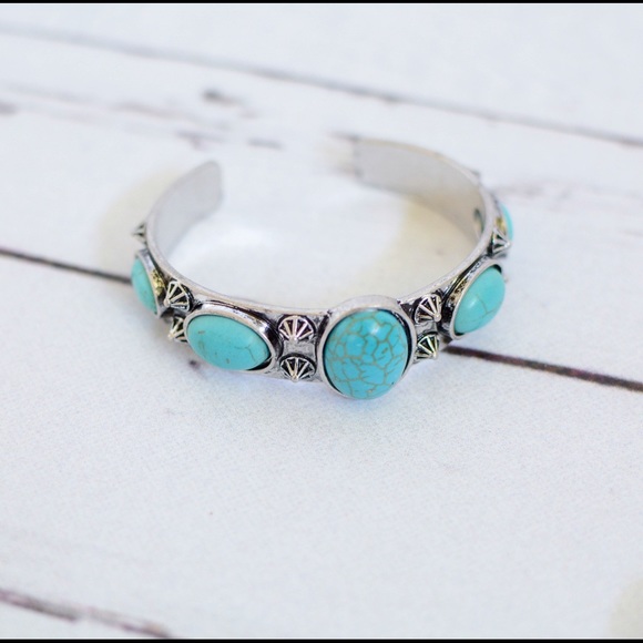 Jewelry - 💕Turquoise Western Boho Cuff💕 Jewelry - 💕Turquoise Western Boho Cuff💕