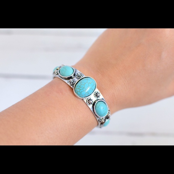 Jewelry - 💕Turquoise Western Boho Cuff💕 Jewelry - 💕Turquoise Western Boho Cuff💕