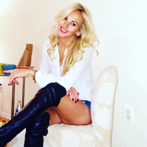 Meet Your Posher⭐️TOP RATED - @katharine917 Insta! - Picture 2 of 8