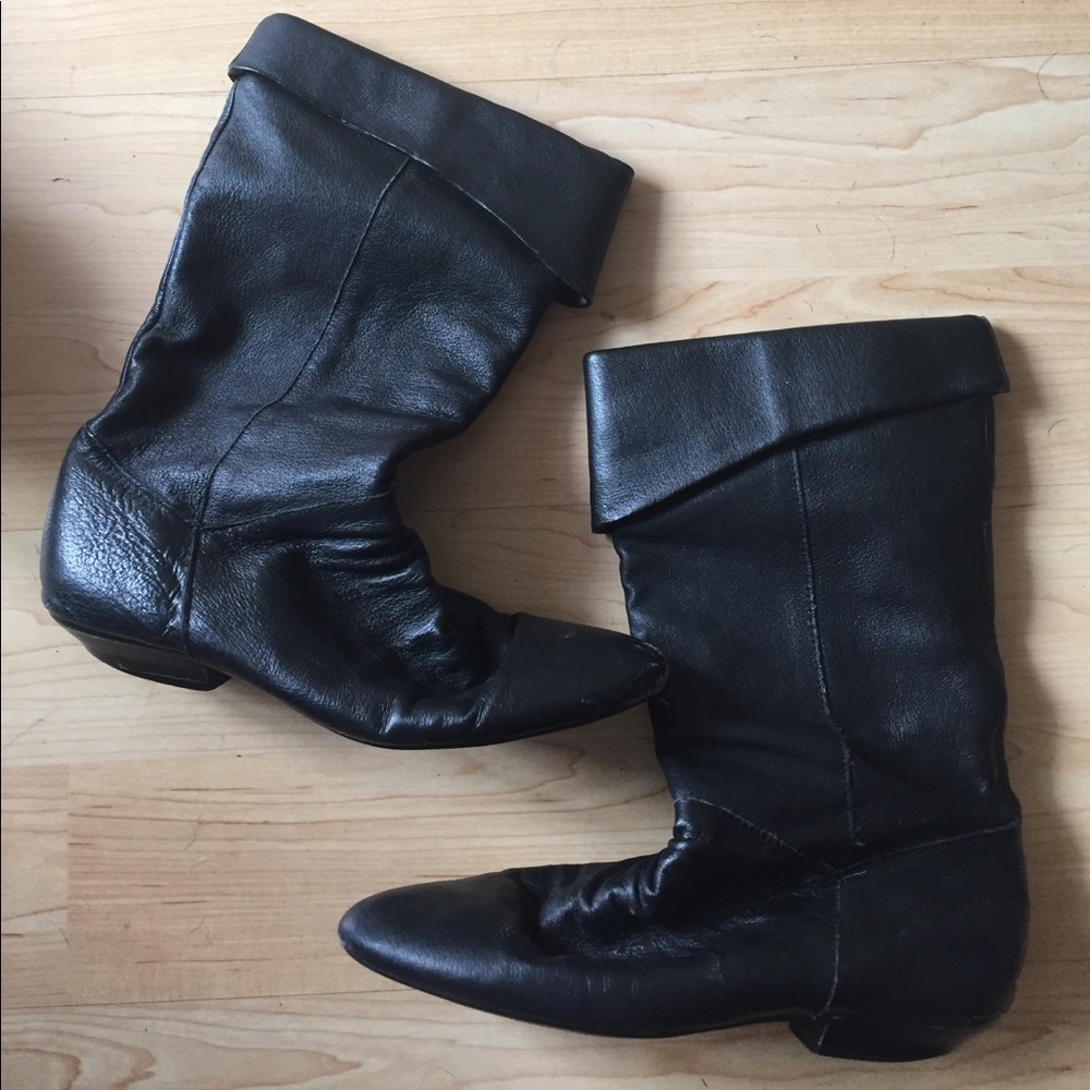 Chinese Laundry Flat black leather Boots