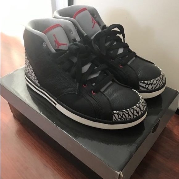 Nike Jordan Philly Legend Sz. 8