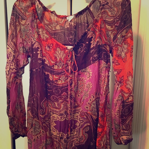 Paisley long sleeved v neck dress