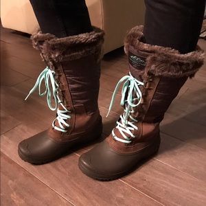 BRAND new Northface winter boots