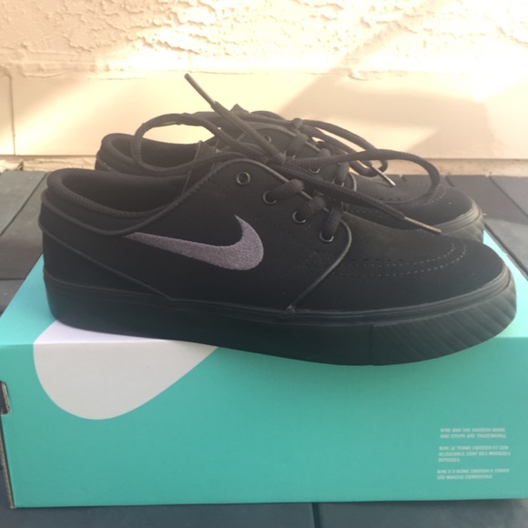 BLACK NIKE SB STEFAN JANOSKI SHOES