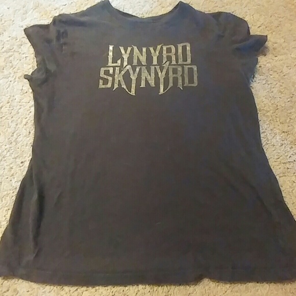 Awesome skynyrd t shirt