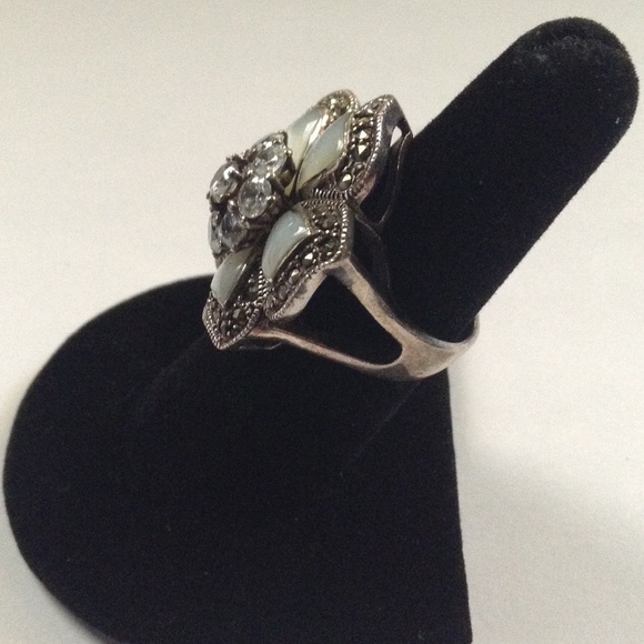 Sterling Silver | Mother of Pearl Ring (Sz. 7) - Picture 3 of 4