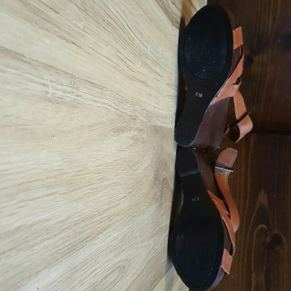 Ralph Lauren wedges - Picture 3 of 3