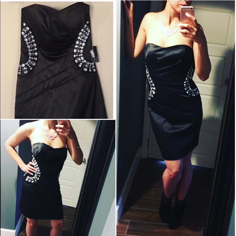 BUNDLE 2/$20 SALE❤️  Strapless Black Dress - Picture 2 of 6